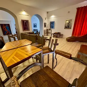 Lupino's Gallery - Old Town Zadar